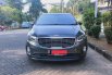 Kia Grand Sedona Ultimate 2017 Abu-abu 1