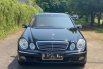 Mercedes-Benz E-Class E 240 2004 Hitam ISTIMEWA SIAP PAKAI JAMIN SUKA BGT GRESS SEKALI BUKTIIN 3