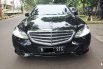 Mercedes-Benz E-Class E 200 2016 Hitam 3