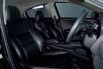 Honda HRV E AT 2017 Hitam 8