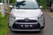 Toyota Sienta V 2016 1