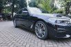 BMW 5 Series 530i 2020 Hitam 2
