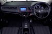 Honda HR-V E CVT 2017 Abu-abu 10
