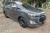 Toyota Kijang Innova 2.4V 2017 Abu-abu 1