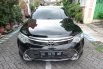 Toyota Camry 2.5 V 2015 Sedan hitam 1