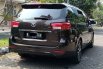 Kia Grand Sedona Ultimate 2017 Coklat 2