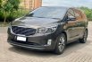 Kia Grand Sedona Ultimate 2017 Coklat 2