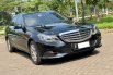 Mercedes-Benz E-Class E 200 2016 Hitam 2