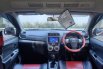 Toyota Veloz 1.5 M/T Merah 5