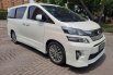 Toyota Vellfire Z golden eye 2013 1