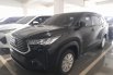 Toyota Kijang Innova Zenix 2.0 V A/T Gasoline 2022 3