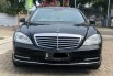 Mercedes-Benz S-Class 300  2011 Hitam 3