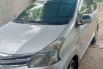 Toyota avanza tipe g warna silver 1