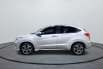 Honda HR-V 1.8L Prestige Abu-abu 5