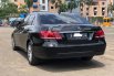 Mercedes-Benz E-Class E 200 2016 Hitam 5