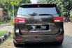 Kia Grand Sedona Ultimate 2017 Coklat 4