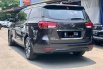 Kia Grand Sedona Ultimate 2017 Coklat 4