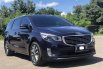 Kia Grand Sedona Ultimate 2017 Biru 1