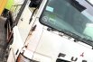 Super great Mitsubishi Fuso build up 6D24 tronton 6x2 wingbox 2009 2