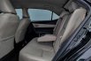Toyota Corolla Altis V 2016 Hitam 6