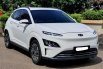 Km6rb Hyundai kona electric signature putih listrik bebas ganjil genap 1