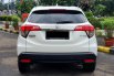 Km21rb Honda HR-V 1.5L E CVT 2018 Putih facelift pemakaian 2019 cash kredit bisa 6