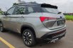 Wuling Almaz Abu-abu 2