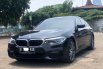 BMW 5 Series 530i 2020 Hitam 2