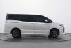 Toyota Voxy 2.0 A/T 2017 Putih 2