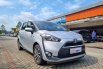 Toyota Sienta V 2017 1