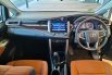 Toyota Kijang Innova V A/T Diesel 2020 MPV hitam 6