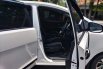 Toyota Kijang Innova V A/T Diesel 2020 Putih facelift 6