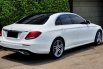 Lokasi jakarta Mercedes-Benz E-Class E 300 2018 Putih km 18 ribuan sunroof cash kredit proses bisa 5