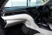 Toyota Camry 2.5 V 2019 Hitam 8