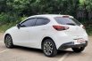 Mazda 2 1.5 R Hatchback AT 2016 Putih Dp 8,9 Jt No Pol Genap 2