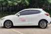 Mazda 2 1.5 R Hatchback AT 2016 Putih Dp 8,9 Jt No Pol Genap 7