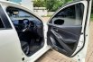 Mazda 2 1.5 R Hatchback AT 2016 Putih Dp 8,9 Jt No Pol Genap 17