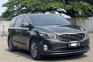 Kia Grand Sedona Ultimate 2017 Coklat 2