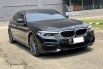 BMW 5 Series 530i M Sport AT 2020 Hitam 3