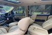 Kia Grand Sedona Ultimate 2017 Coklat 8