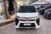 Toyota Voxy 2.0 A/T 2018 km rendah pajak panjang siap pakai 1