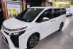 Toyota Voxy 2.0 A/T 2018 km rendah pajak panjang siap pakai 3