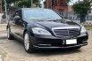 Mercedes-Benz S-Class S 300 Hitam 3