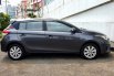 Jual mobil Toyota Yaris 2017 abu dp 15 jt km 58rban cash kredit proses bisa dibantu 4