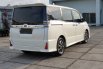 Toyota Voxy 2.0 A/T 2020 Putih 4