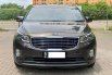 Kia Grand Sedona Ultimate 2017 Coklat 1