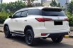 Toyota Fortuner New  4x2 2.8 A/T DSL GR Sport 2022 putih km 8 rban dp 75 jt tangan pertama dari baru 7