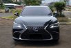 ISTIMEWA!Lexus ES300 Hybrid Ultra Luxury AT 2020 Black On Black 1