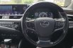 ISTIMEWA!Lexus ES300 Hybrid Ultra Luxury AT 2020 Black On Black 17