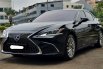Lexus ES 300h Ultra Luxury 2020 hitam km24rban cash kredit proses bisa dibantu record 1